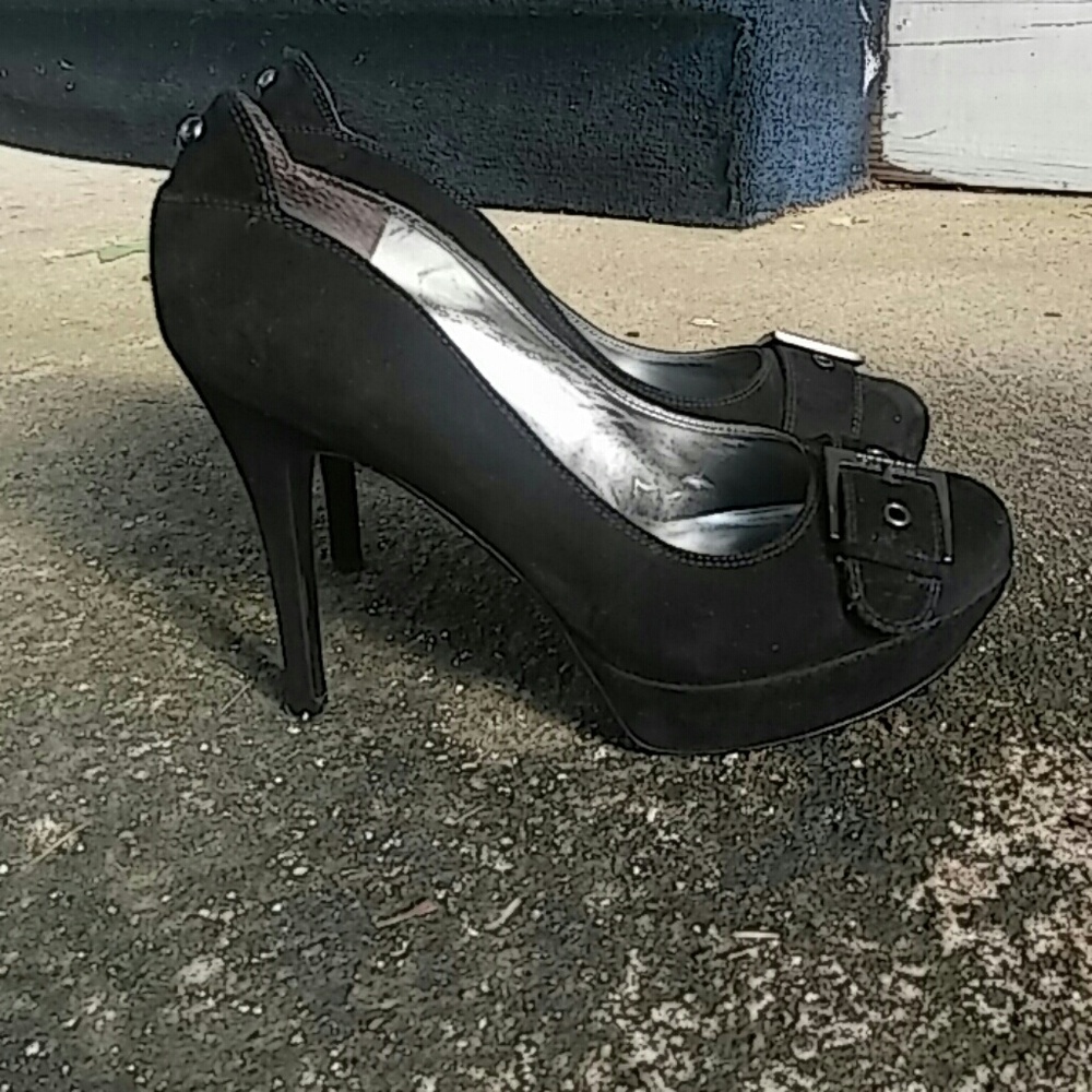 Black suede platform pumps